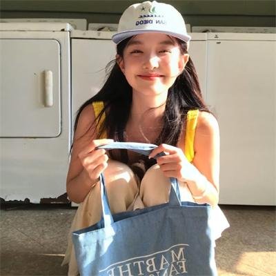 比基尼琼斯和爱的圣殿